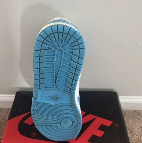 Jordan 1 off white unc - Picture 5 of 6